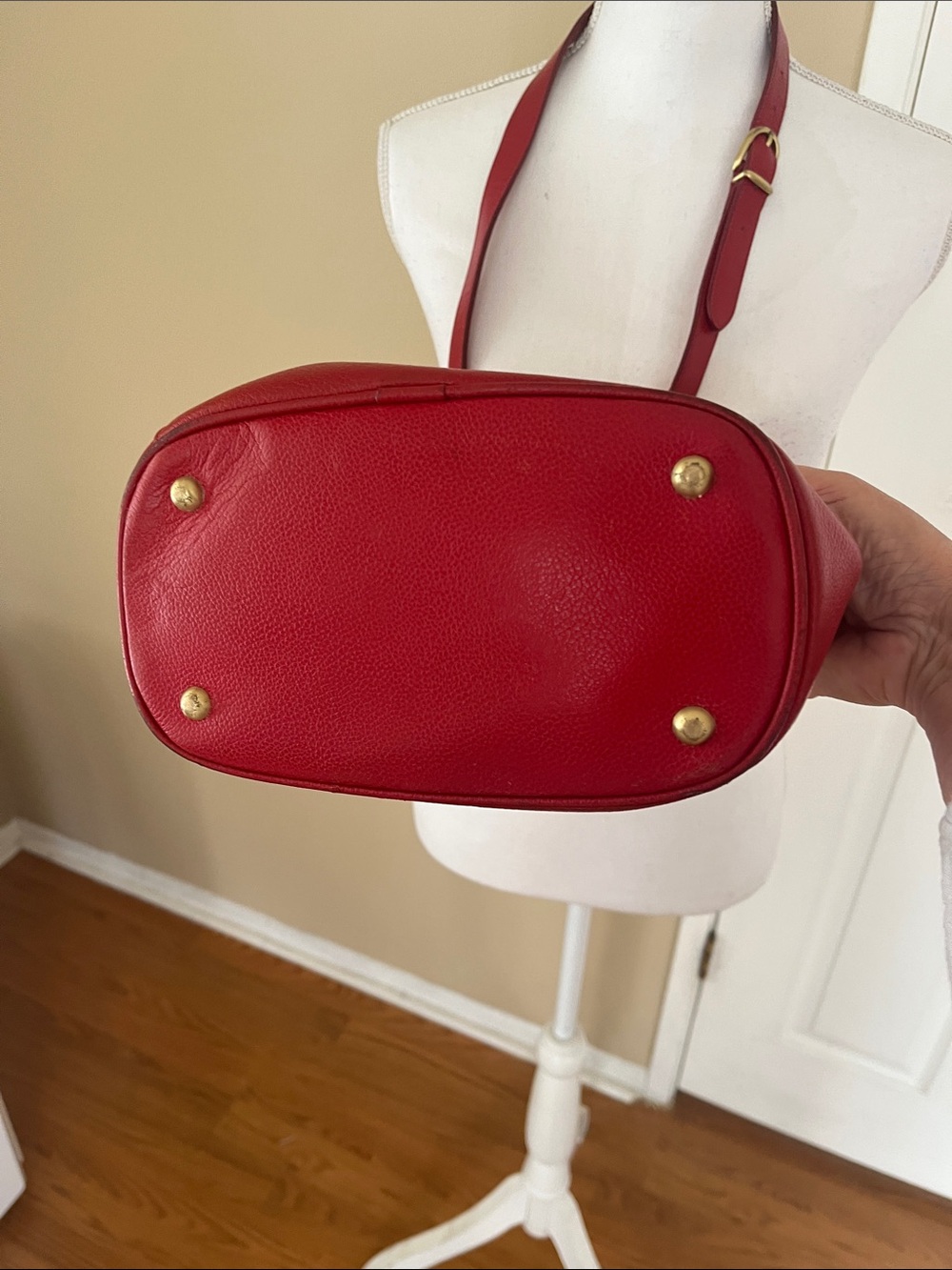 Vintage Coach Madison
Deauville bucket bag 4426 hang tag dust bag - Picture 7 of 14